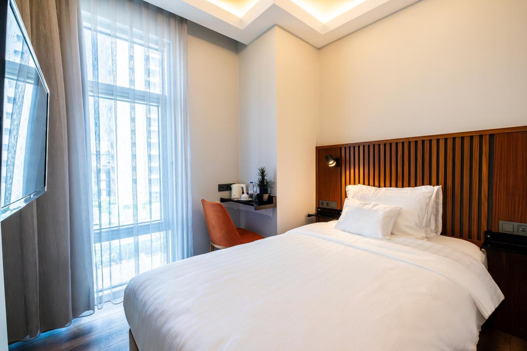 Discovery Hotel 3*