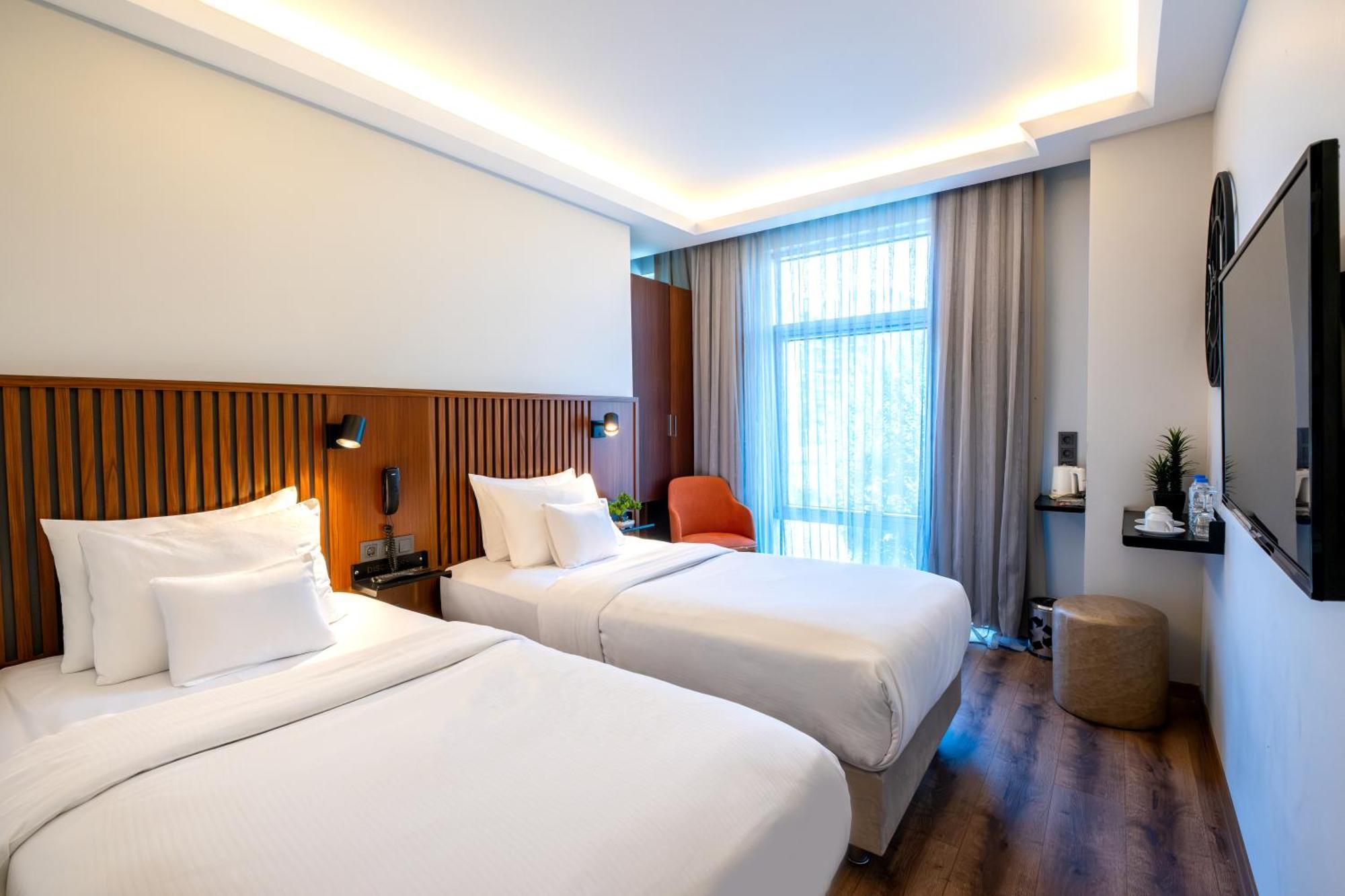 Discovery Hotel 3*