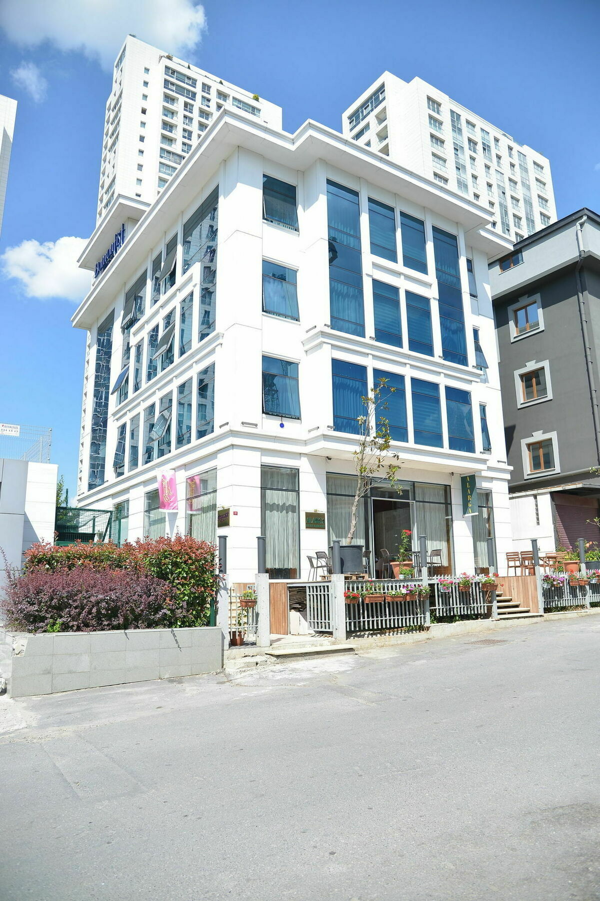 Discovery Hotel