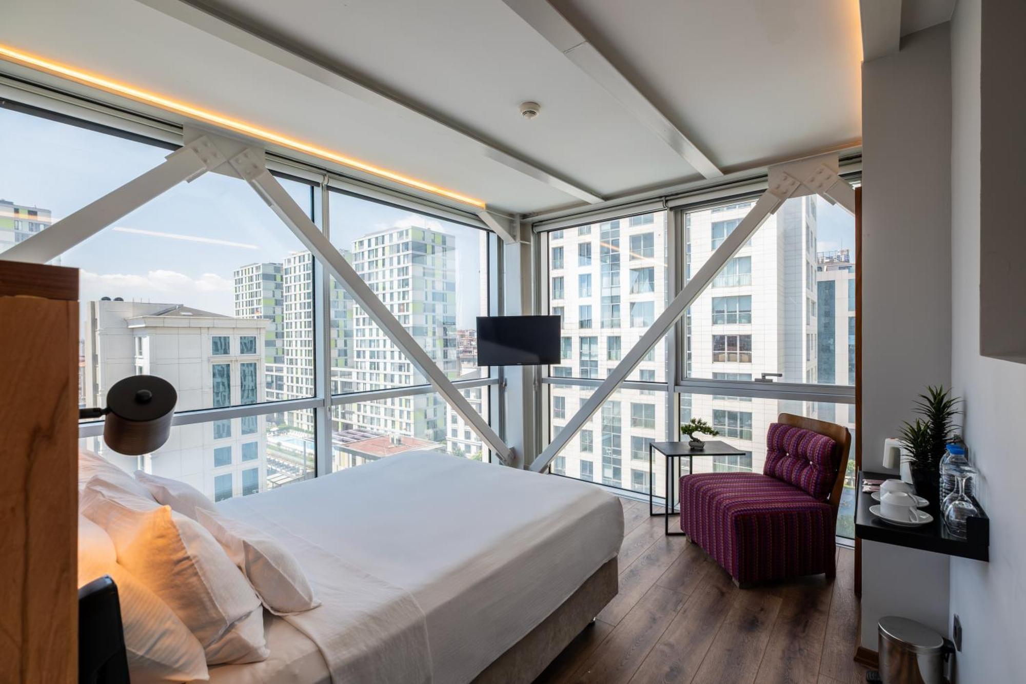 Discovery Hotel 3*